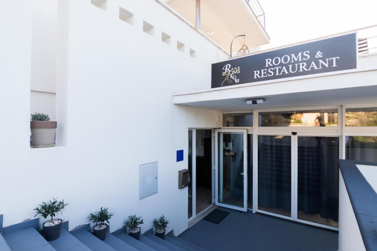 Hotel Rooms Roccia Novigrad  Eksteriør billede